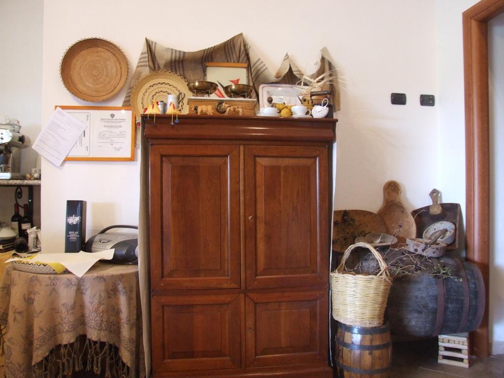 Agriturismo Locoe Ольена Экстерьер фото